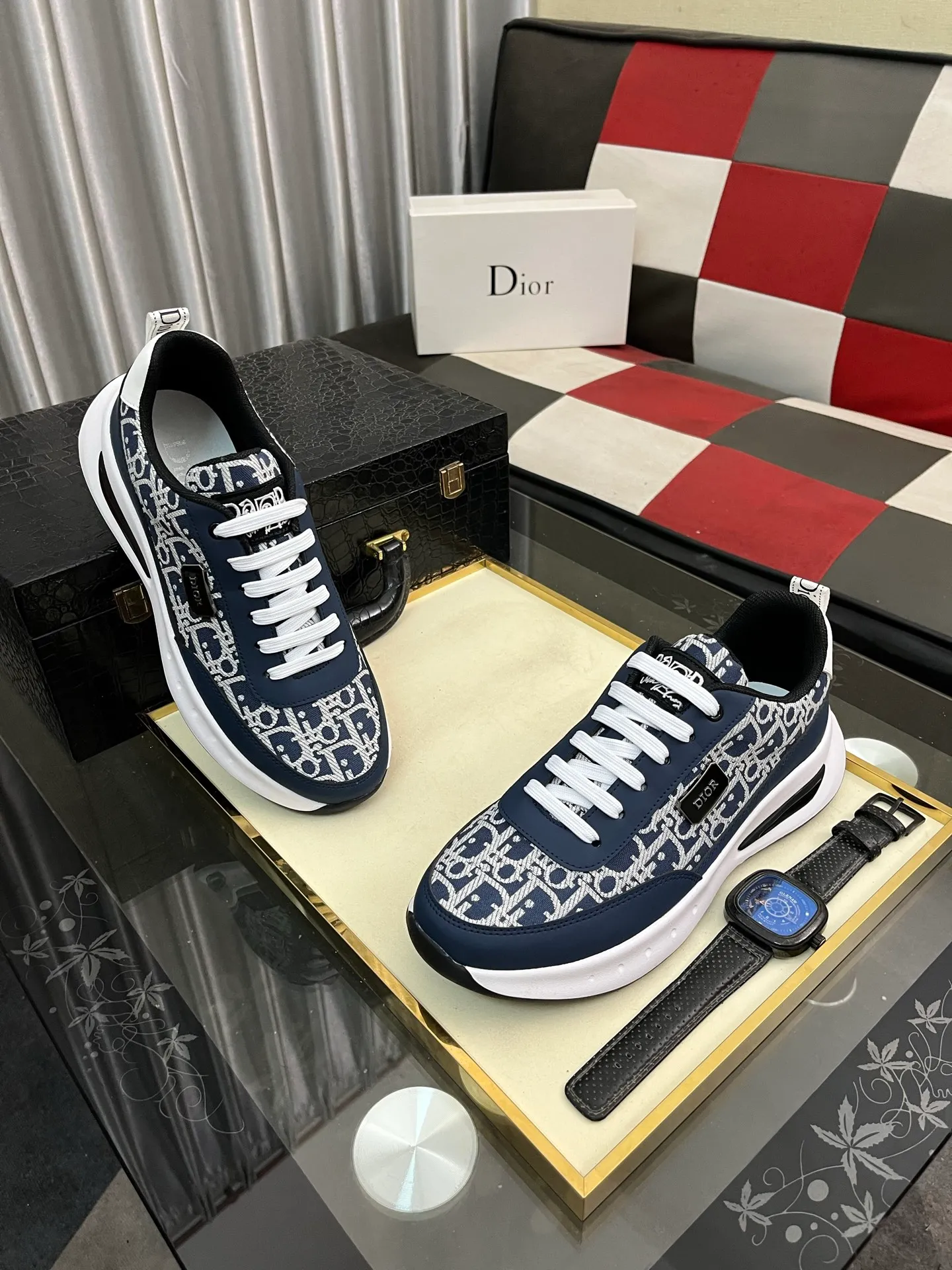 Men's men's shoes💰440⌚️⌚️Dior original quality.~ Unique modern style sneakers. 🏃A must-have casual shoe for trendy men😍😍 Original brand imported from Italy, imported original leather, sheep lining (refuses to discolor and grind feet) Sole: Original sole provided by the original factory, French lazy style design ⚠️Fit to the feet, original quality, super comfortable original sole. Just like shooting the real thing 🎬The real thing is better, code number: 38-443️⃣colors available